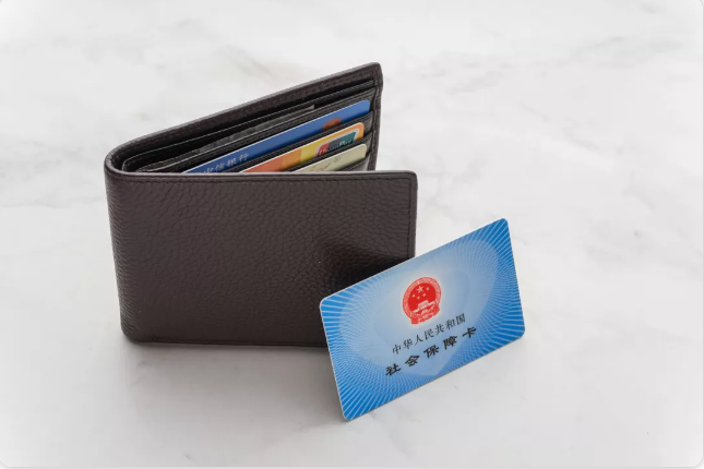 进城务工的农村户口群体:买社保还是新农合?——云南社保代缴 进城务工的农村户口群体:买社保还是新农合?——云南社保代缴